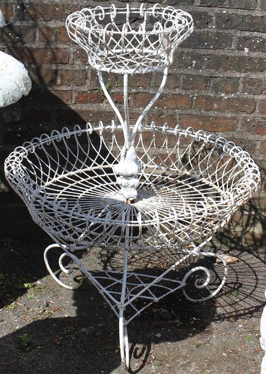 Circular wire planter